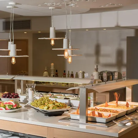 Nefeli העיירה רתימנו