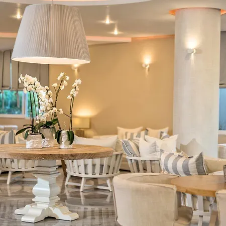 Nefeli Hotel 4*