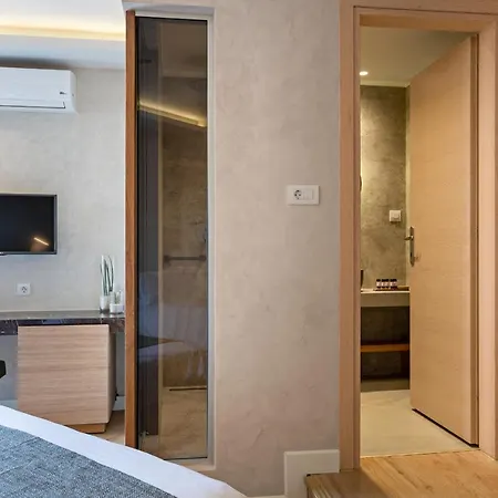 Nefeli Hotel 4*