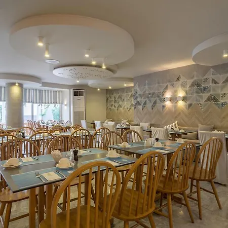 Nefeli Hotel