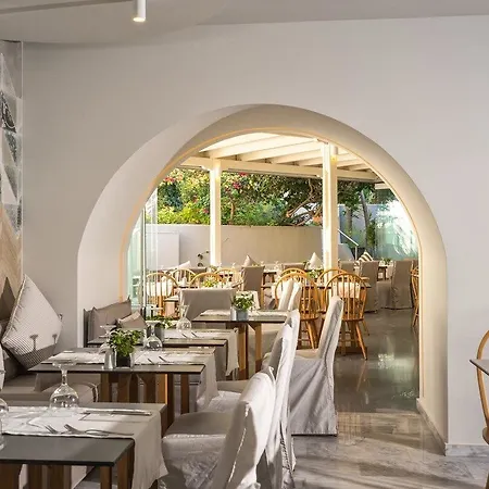 Ξενοδοχείο Nefeli 4*